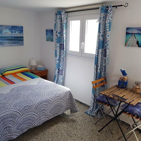 Bed And Breakfast By The Sea Pozo Izquierdo Extérieur photo