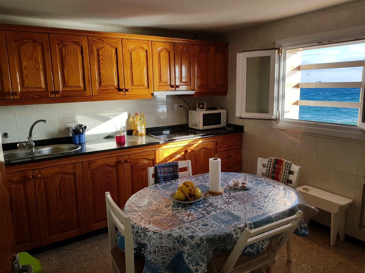 Bed And Breakfast By The Sea Pozo Izquierdo Extérieur photo