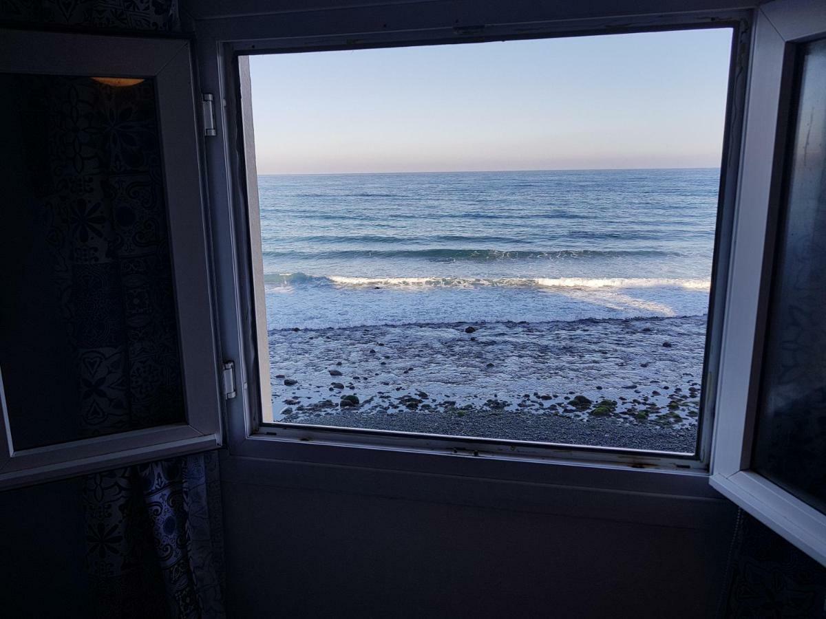 Bed And Breakfast By The Sea Pozo Izquierdo Extérieur photo