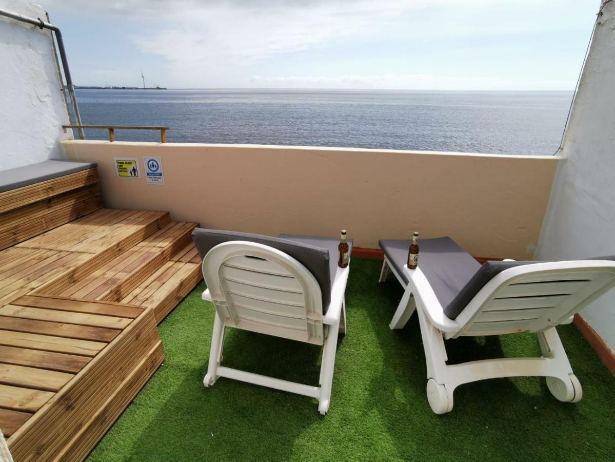 Bed And Breakfast By The Sea Pozo Izquierdo Extérieur photo
