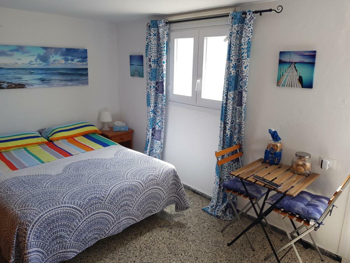 Bed And Breakfast By The Sea Pozo Izquierdo Extérieur photo